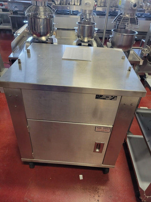 Used Seco 2ST Mobile Stainless Steel Work Station W/ Outlets-cityfoodequipment.com