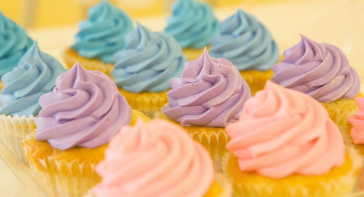 12 Types of Frosting for Perfect Cakes & Desserts
