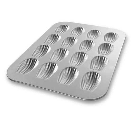 USA Pan 25400 Madeleine Pan W/ 16 Sections - Aluminized Steel, AMERICOAT® Glazed-cityfoodequipment.com