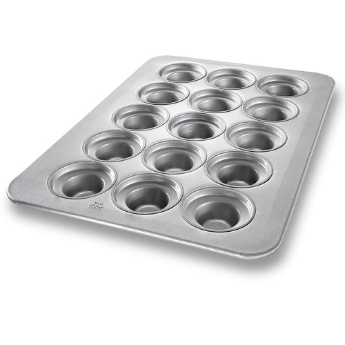 Chicago Metallic 45435 Crown Muffin Pan, Makes (15) 4 1/10" Muffins, AMERICOAT Glazed 22 Ga Aluminized Steel-cityfoodequipment.com