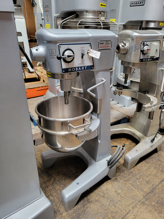 Used Hobart D300, 30Qt Commercial Dough Mixer, 3 Phase-cityfoodequipment.com