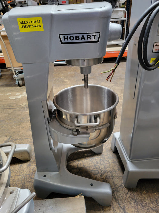 Used Hobart D300, 30Qt Commercial Dough Mixer, 3 Phase-cityfoodequipment.com