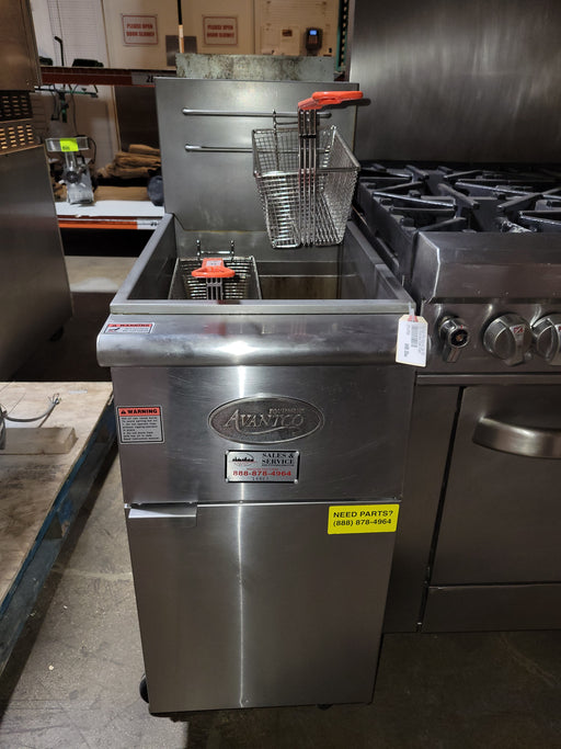 Avantco FF50 Natural Gas 50 lb. Commercial Deep Fryer-cityfoodequipment.com