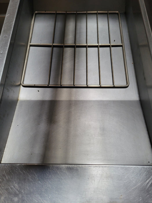 Pitco SG14-3FD Gas Fryer - (3) 50 lb Vats, Floor Model-cityfoodequipment.com