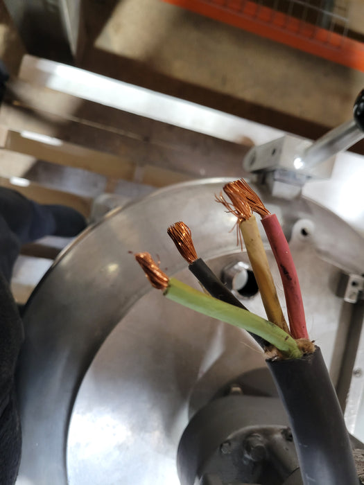 Hobart VCM-40 Vertical Cutter Mixer – 40 Qt, 7.5/10 HP, Dual Speed-cityfoodequipment.com