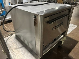 Used Bakers Pride MO2T Countertop Pizza Oven-cityfoodequipment.com