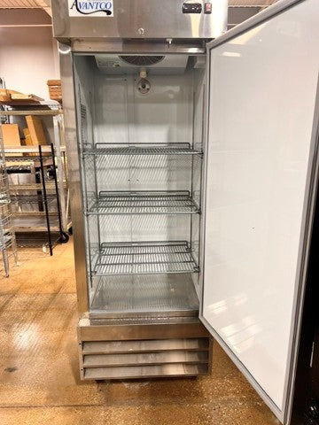 Used Avantco A-19R-HC Solid Reach in Refrigerator
