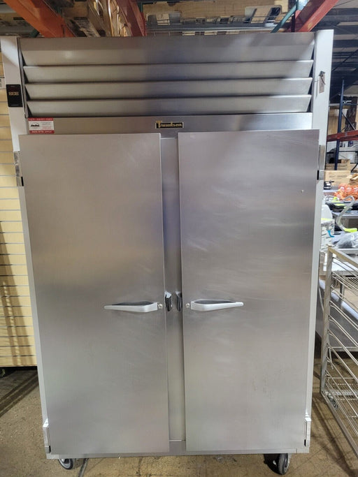 Traulsen G20010 52 1/10" Two Section Reach In Refrigerator, (2) Left/Right Hinge-cityfoodequipment.com